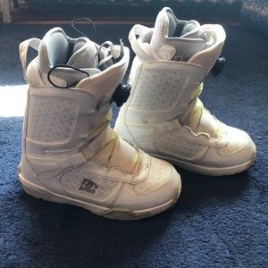 Dc womens 7 white snowboard boots 🏂